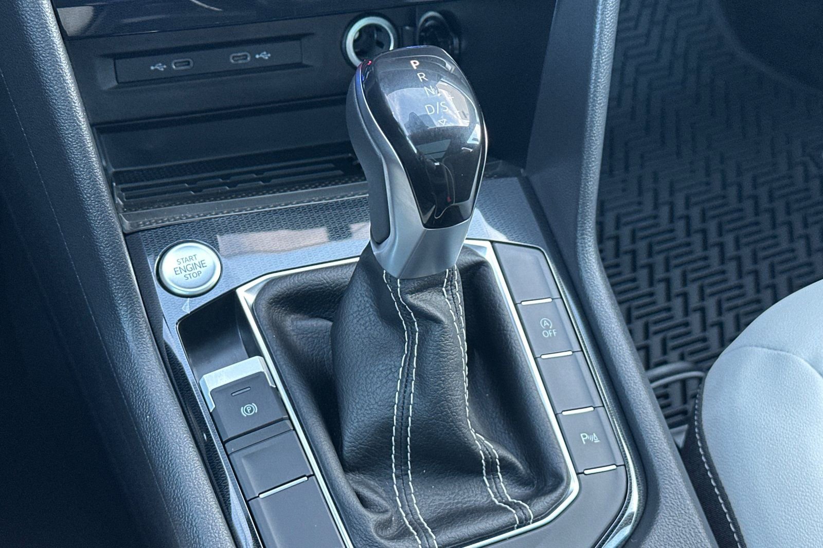 New 2026 Volkswagen Taos SE FWD image 19