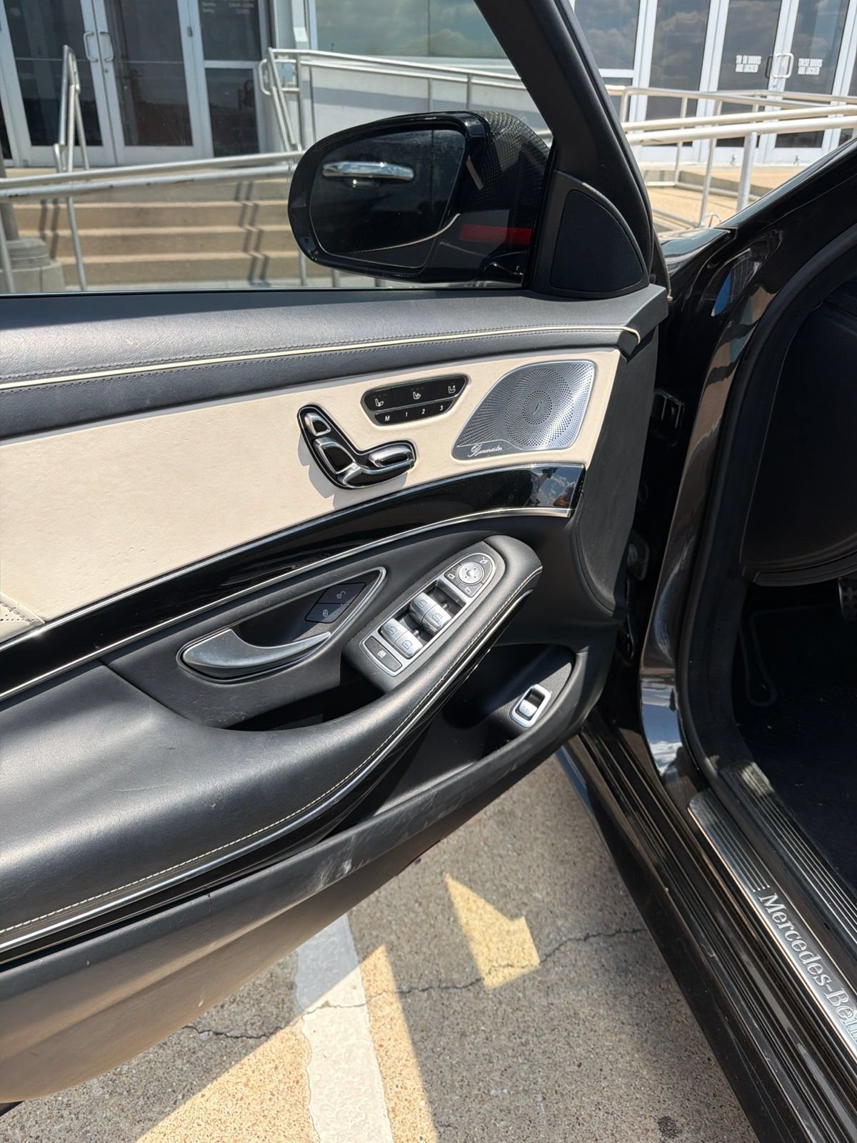 Used 2015 Mercedes-Benz S 550 Sedan w/ Sport Package image 12