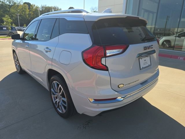 Used 2023 GMC Terrain Denali image 3