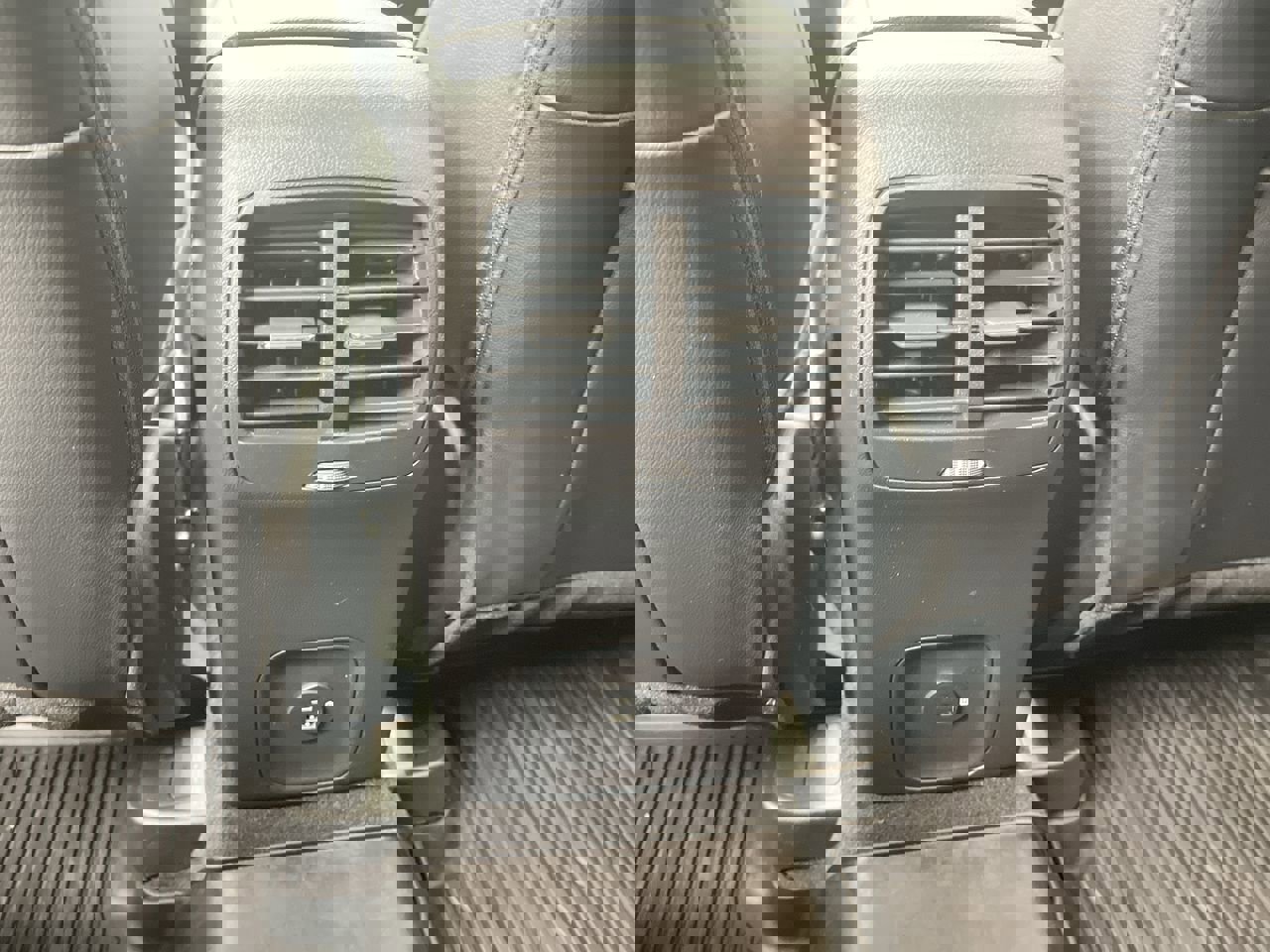 Certified 2022 Ford Escape Titanium w/ Class II Trailer Tow Package image 14