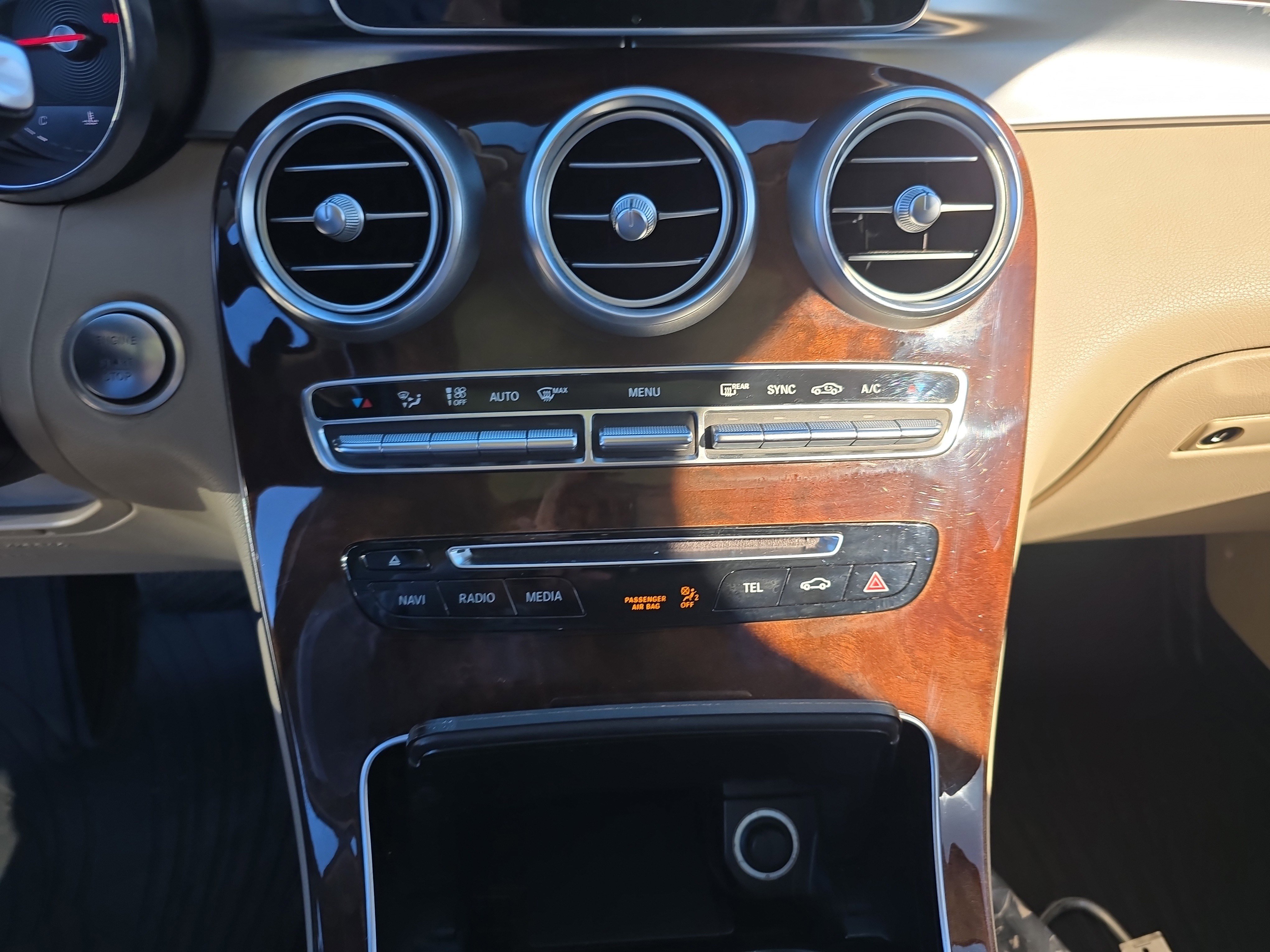 Used 2018 Mercedes-Benz GLC 300 image 30