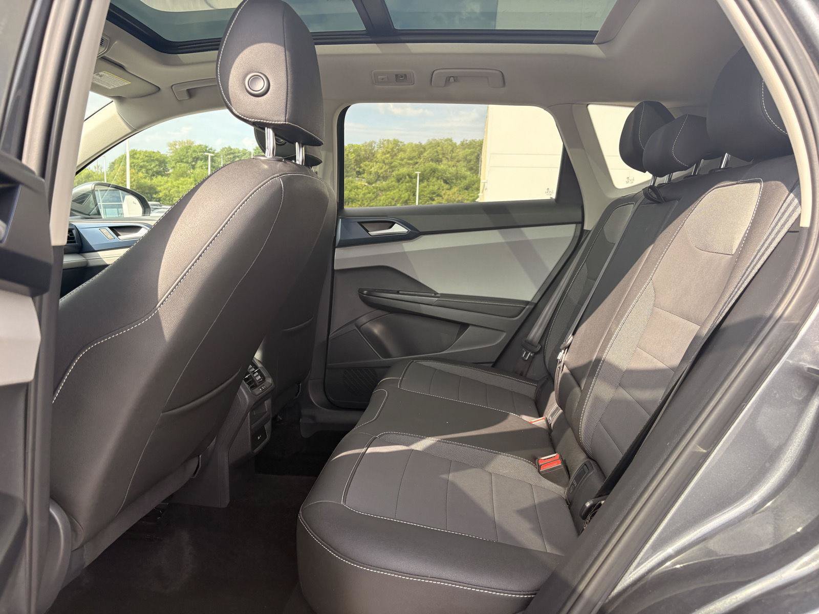 Certified 2024 Volkswagen Taos SE AWD/4WD image 7