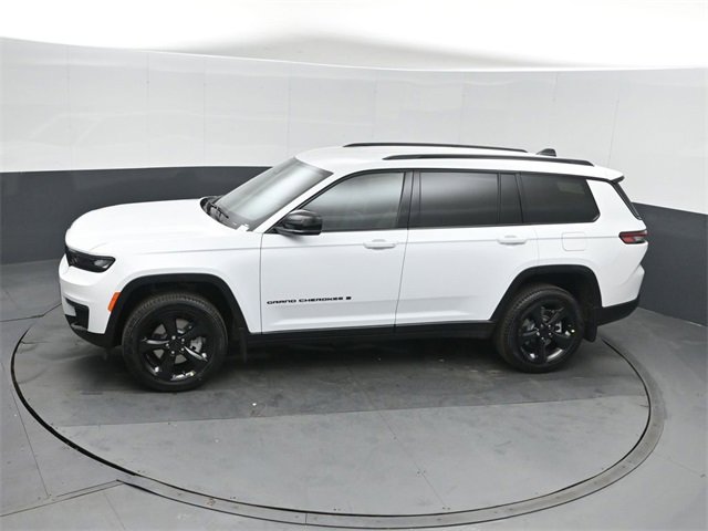 New 2025 Jeep Grand Cherokee L Limited w/ Black Appearance Package image 37