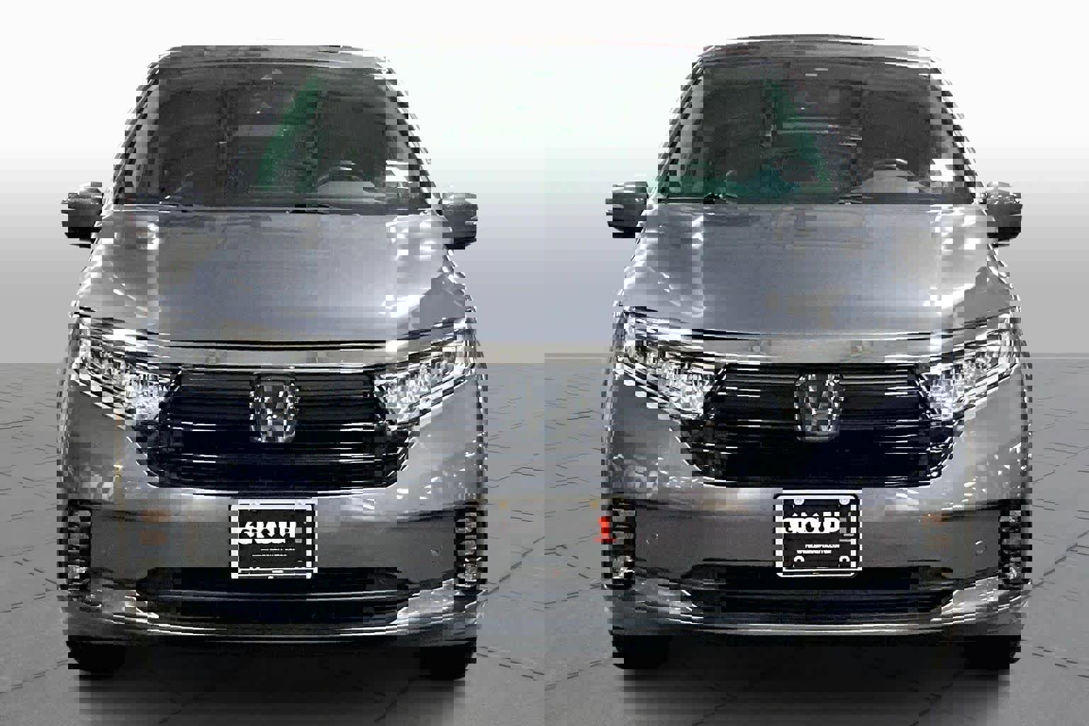 Used 2023 Honda Odyssey Elite image 3