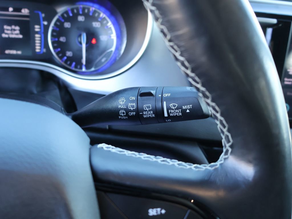 Used 2020 Chrysler Pacifica Touring w/ S Appearance Package image 31