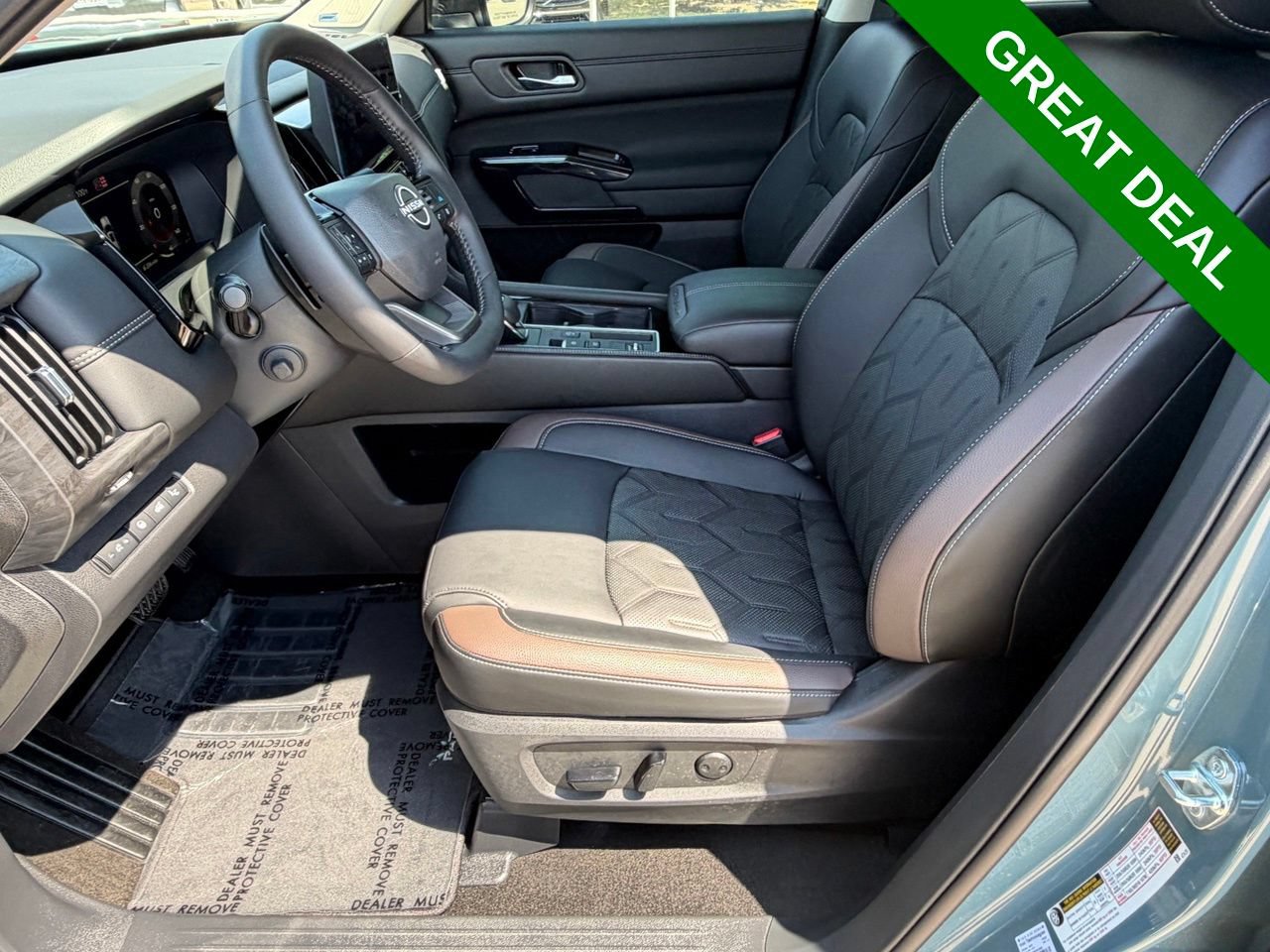 Used 2026 Nissan Pathfinder Platinum w/ Cargo Package FWD image 27