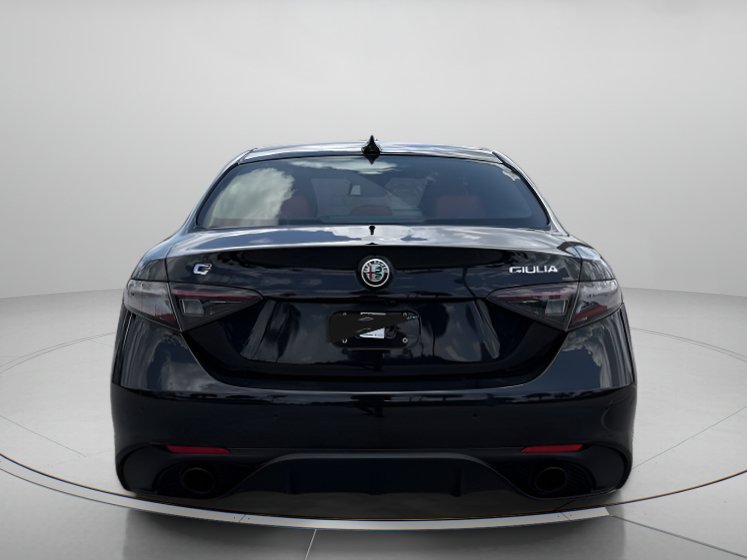 Used 2024 Alfa Romeo Giulia Veloce RWD image 4