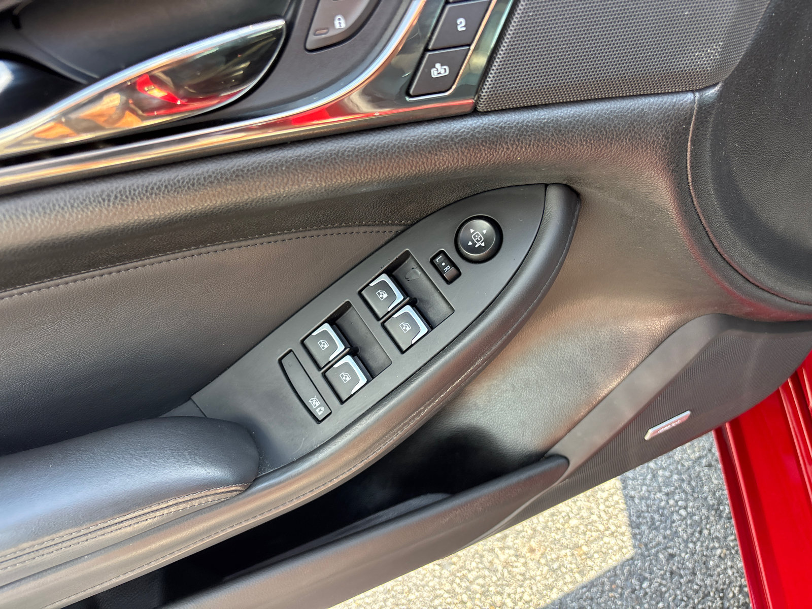 Used 2019 Cadillac CTS Luxury RWD image 12