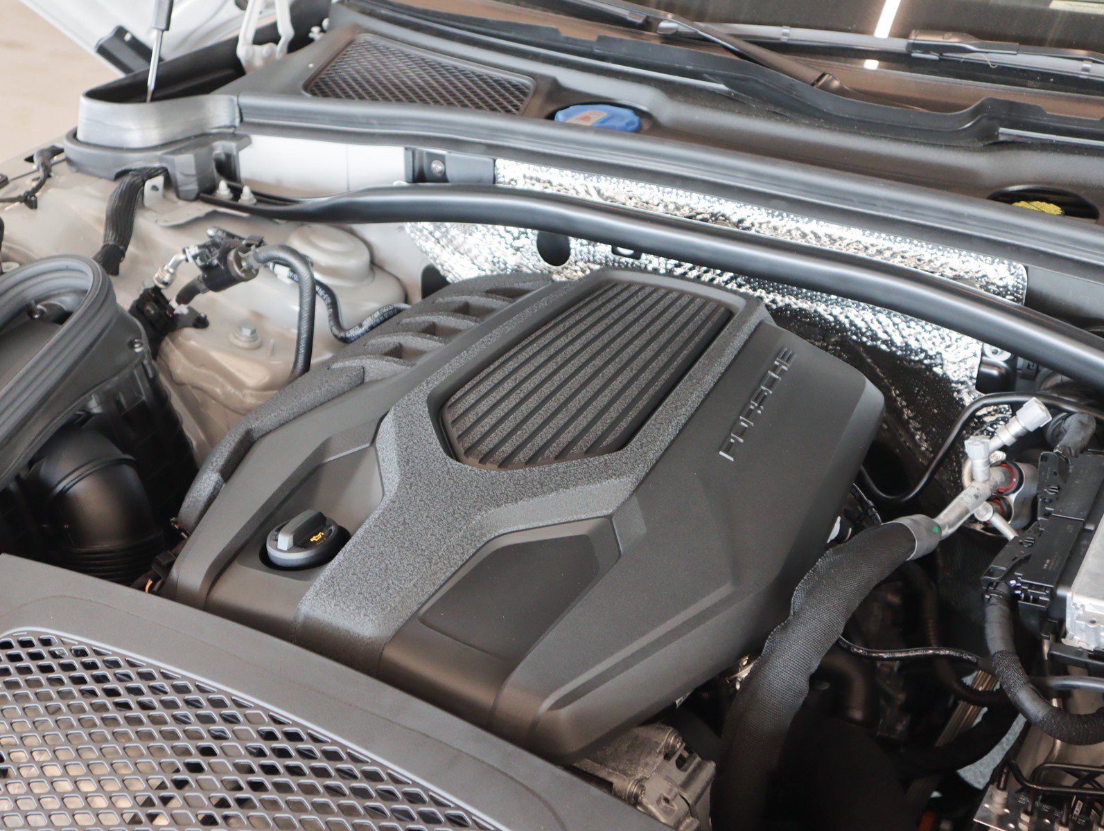 New 2026 Porsche Macan image 28