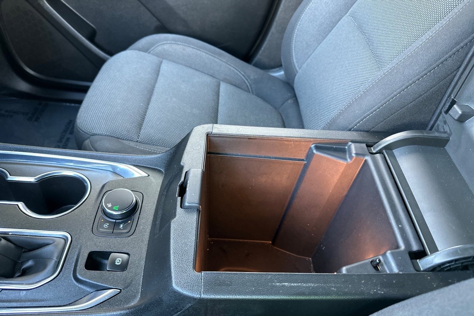 Used 2023 Chevrolet Traverse LT image 34