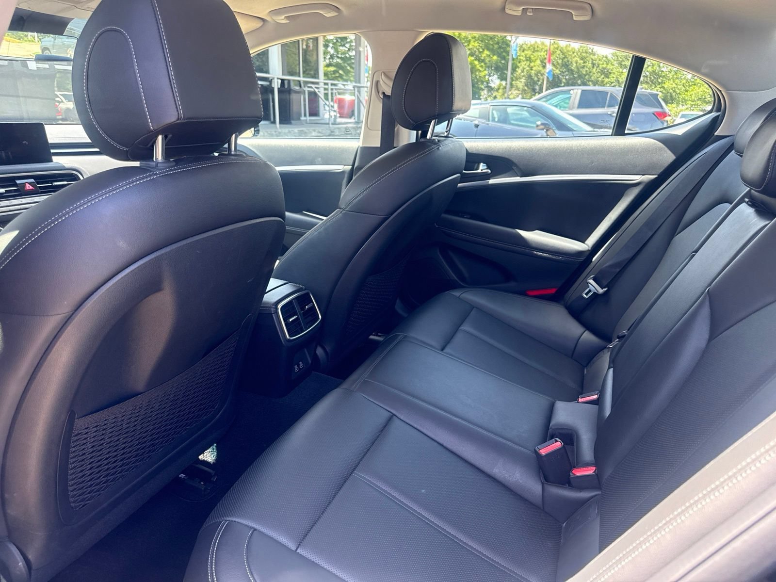 Used 2025 Genesis G70 2.5T RWD image 9