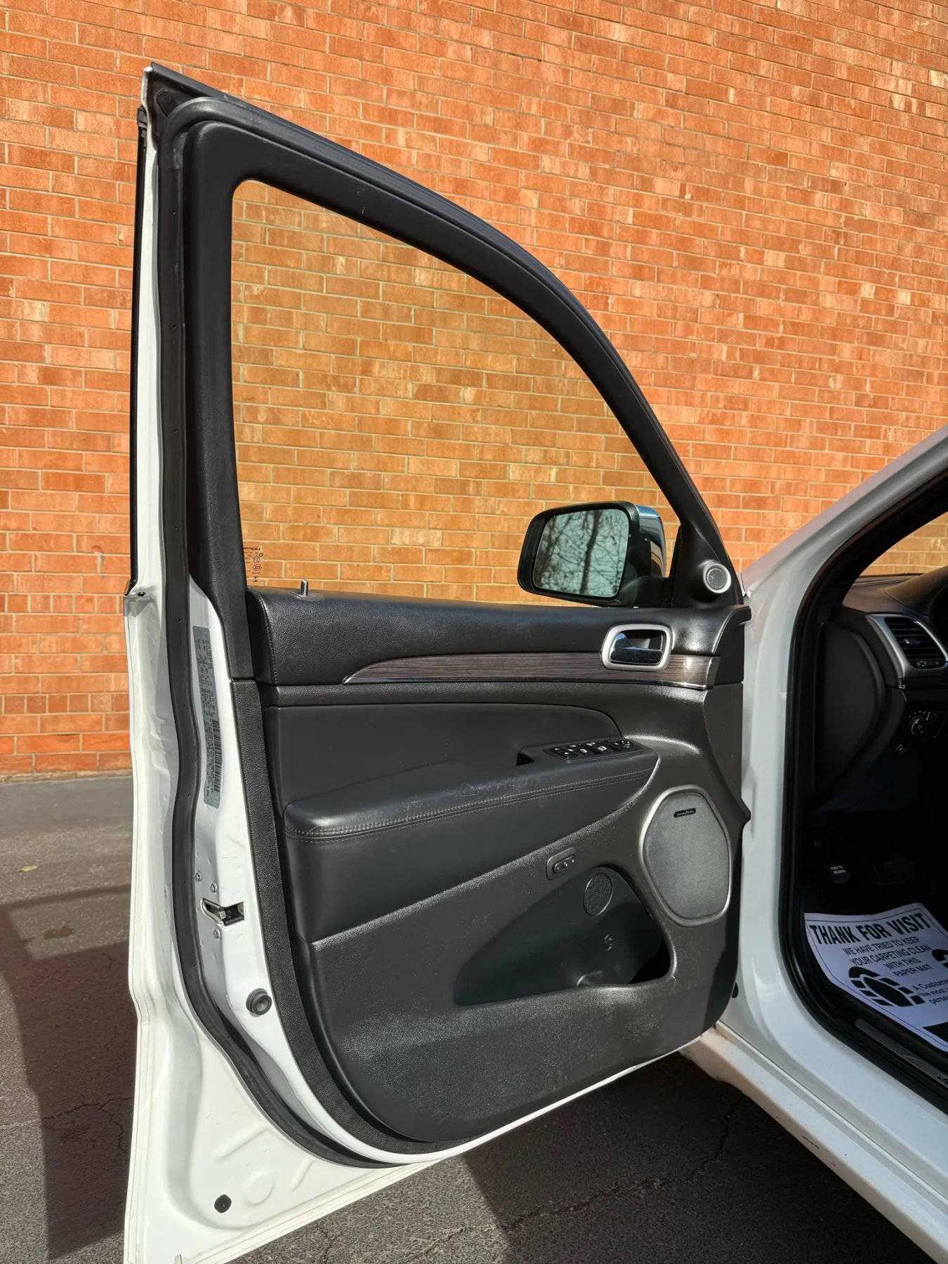 Used 2018 Jeep Grand Cherokee Overland image 15