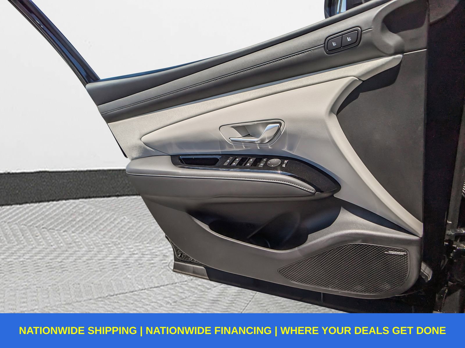 New 2025 Hyundai Tucson Limited image 35