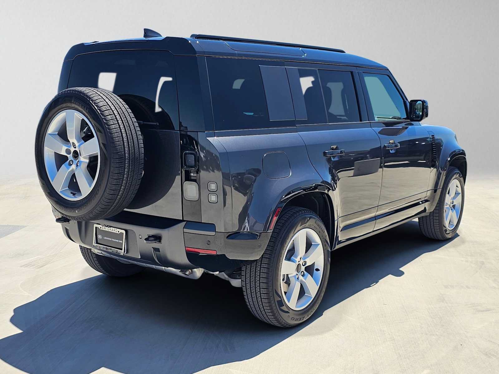 New 2026 Land Rover Defender 110 X-Dynamic SE AWD/4WD image 5