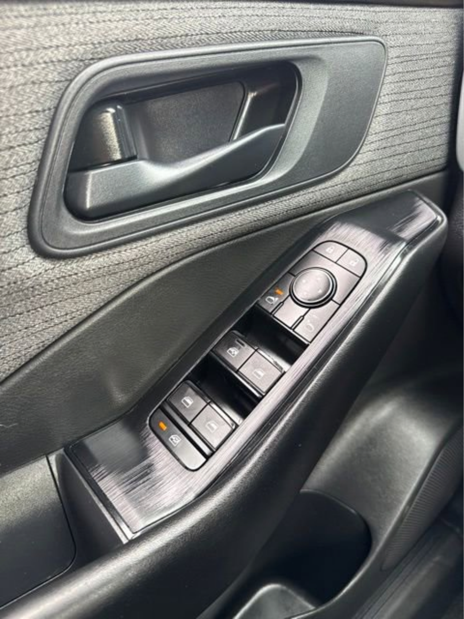Used 2023 Nissan Rogue S AWD/4WD image 9