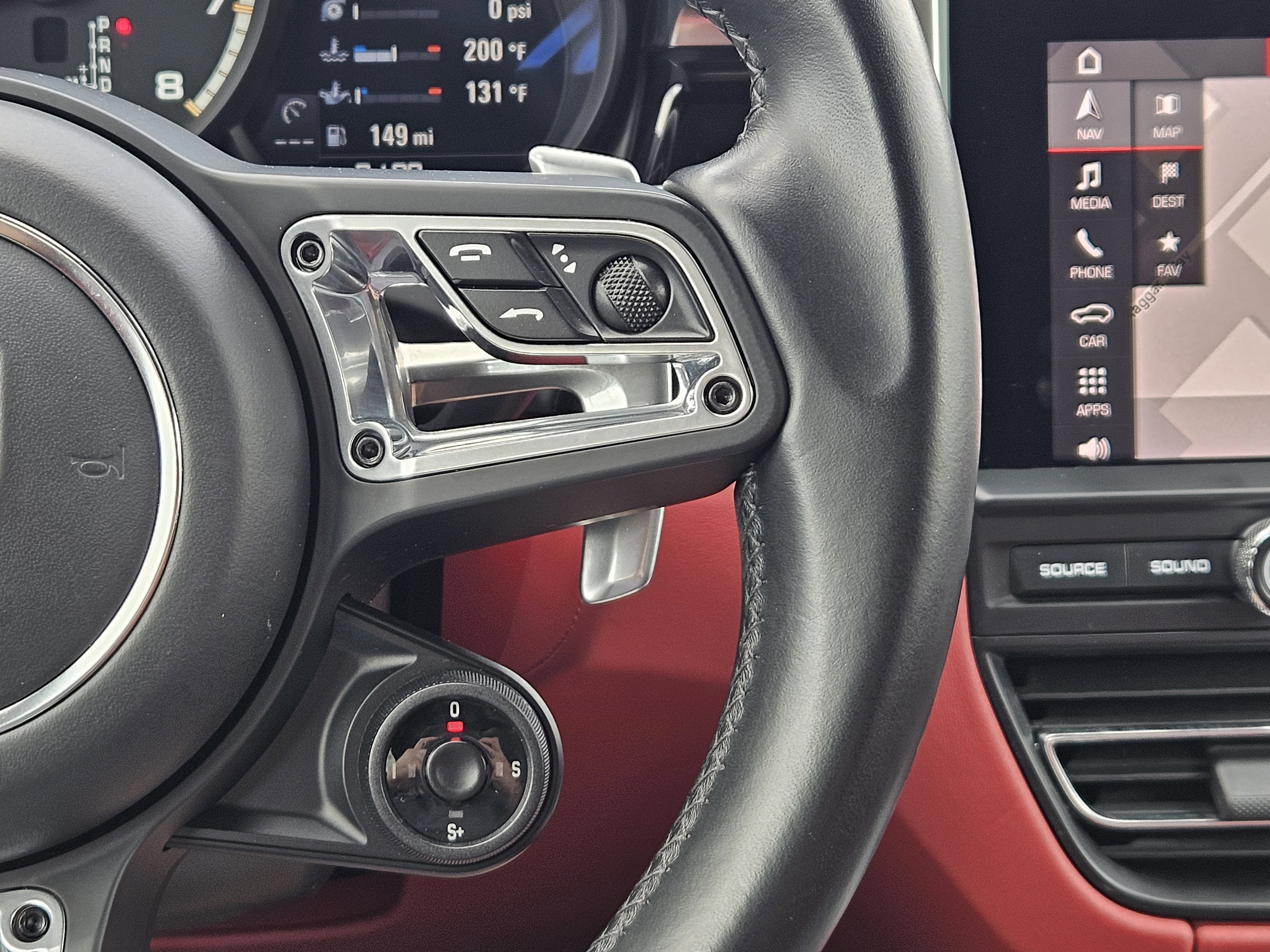 Used 2021 Porsche Macan Turbo image 27