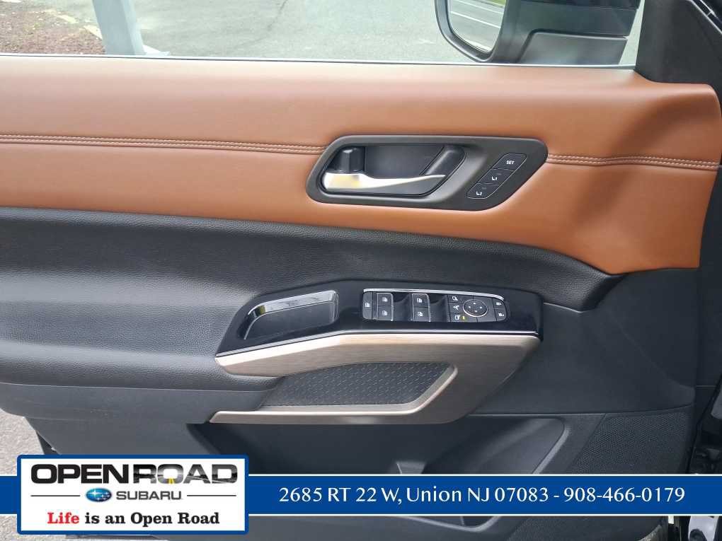 Used 2022 Nissan Pathfinder Platinum w/ Cargo Package AWD/4WD image 13