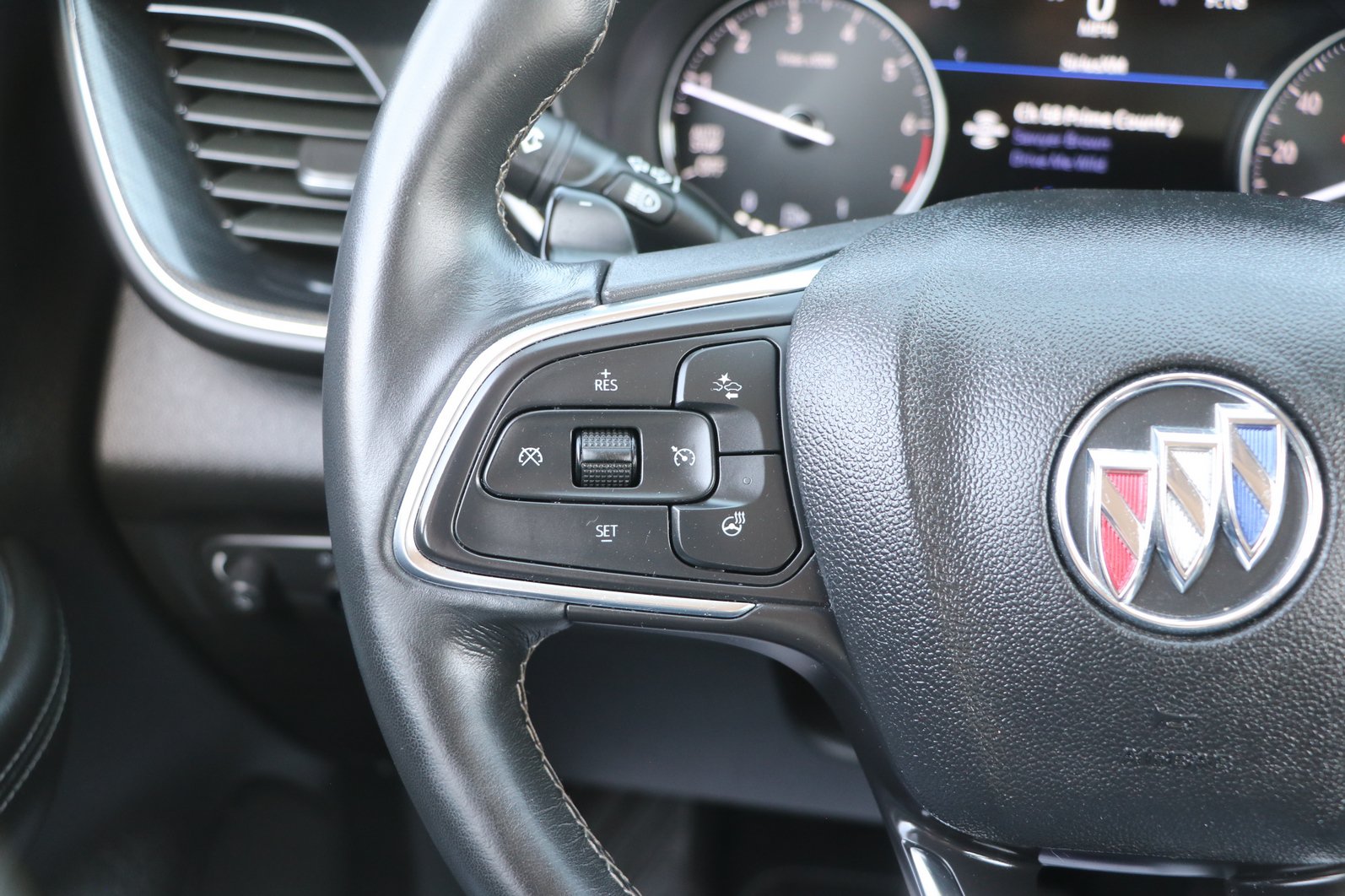 Used 2023 Buick Envision Essence AWD/4WD image 18
