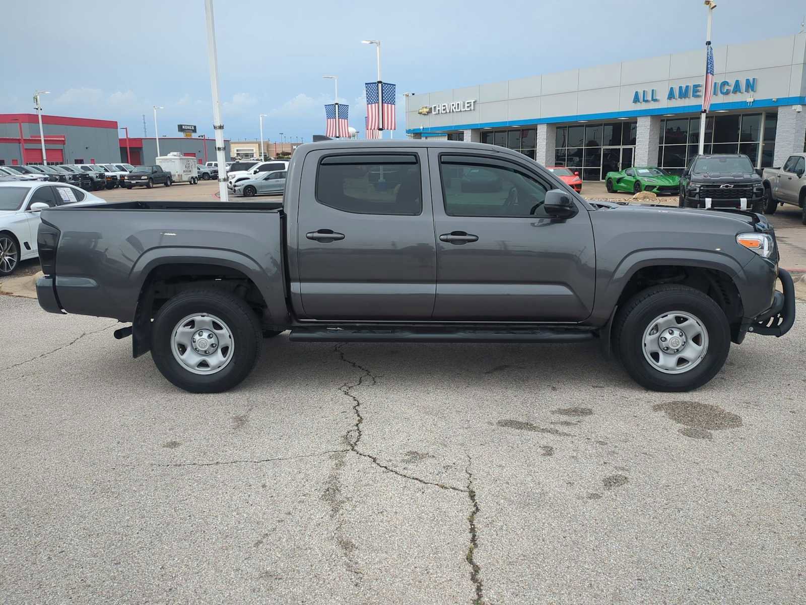 Used 2022 Toyota Tacoma SR AWD/4WD image 9