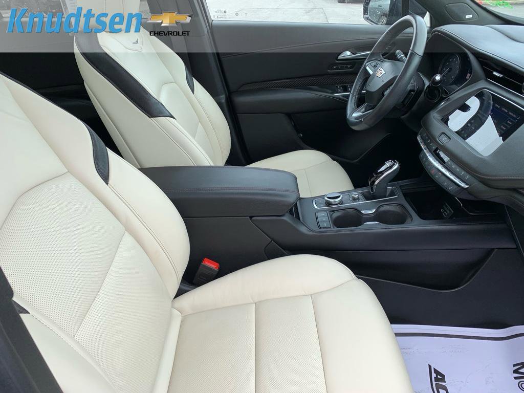 Used 2023 Cadillac XT4 Sport image 11