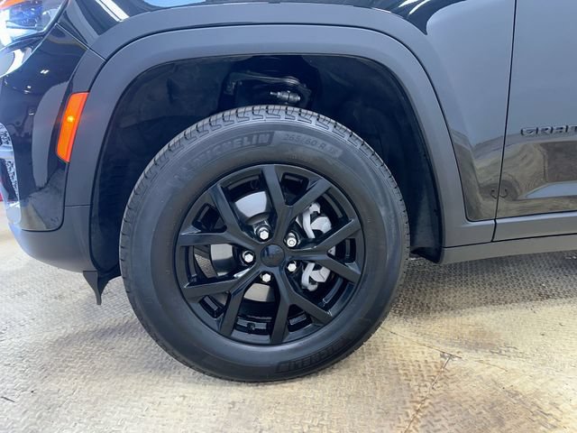 Certified 2025 Jeep Grand Cherokee Altitude AWD/4WD image 20