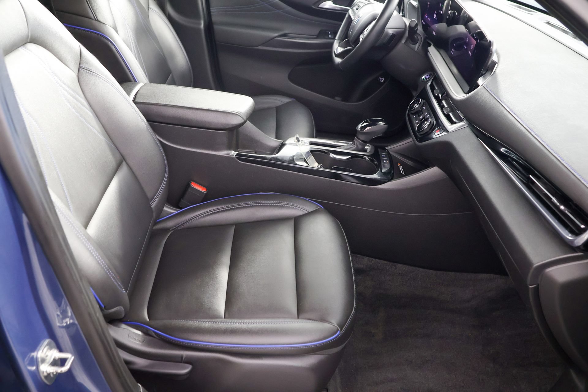 Used 2024 Buick Envista Sport Touring w/ Convenience I Package FWD image 33