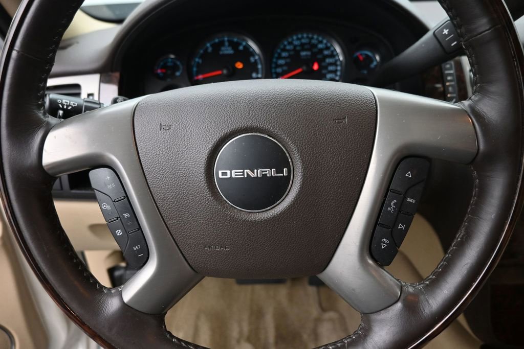Used 2014 GMC Yukon Denali AWD/4WD image 16