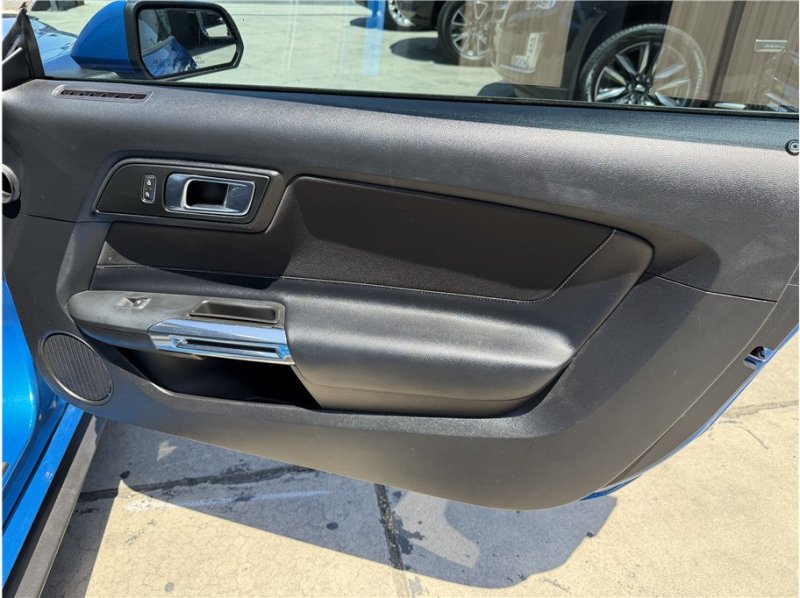 Used 2020 Ford Mustang Coupe RWD image 22