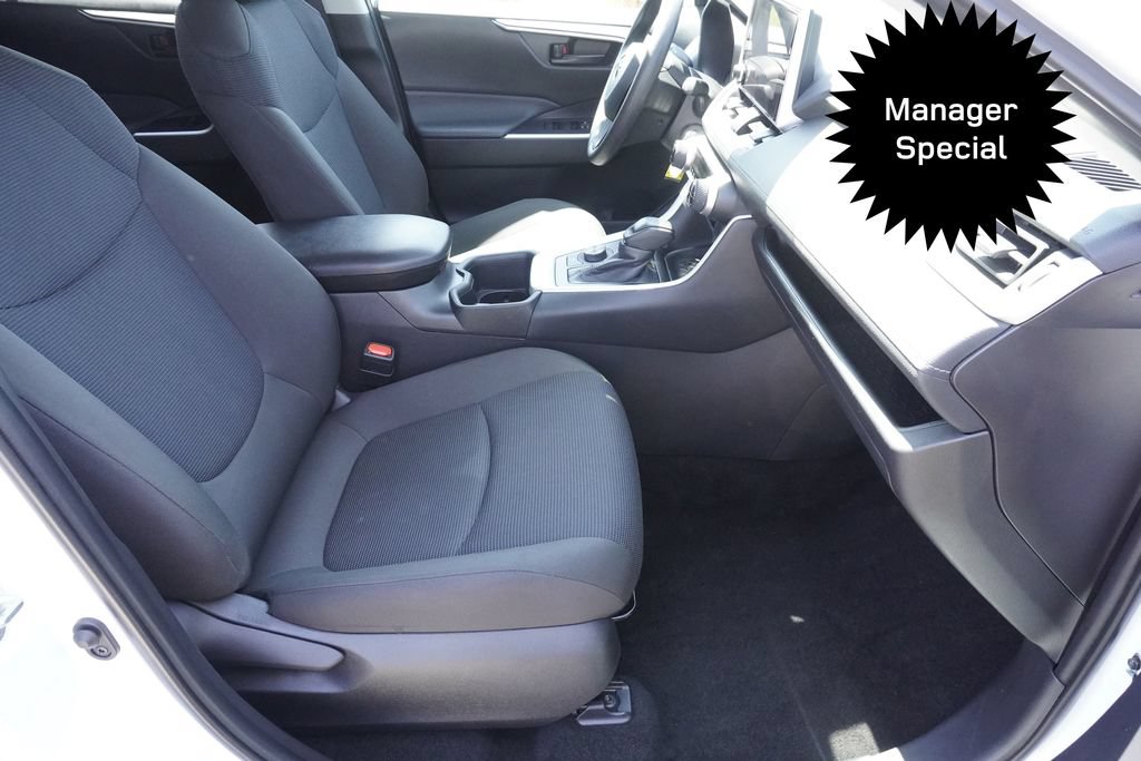 Used 2025 Toyota RAV4 LE AWD/4WD image 23