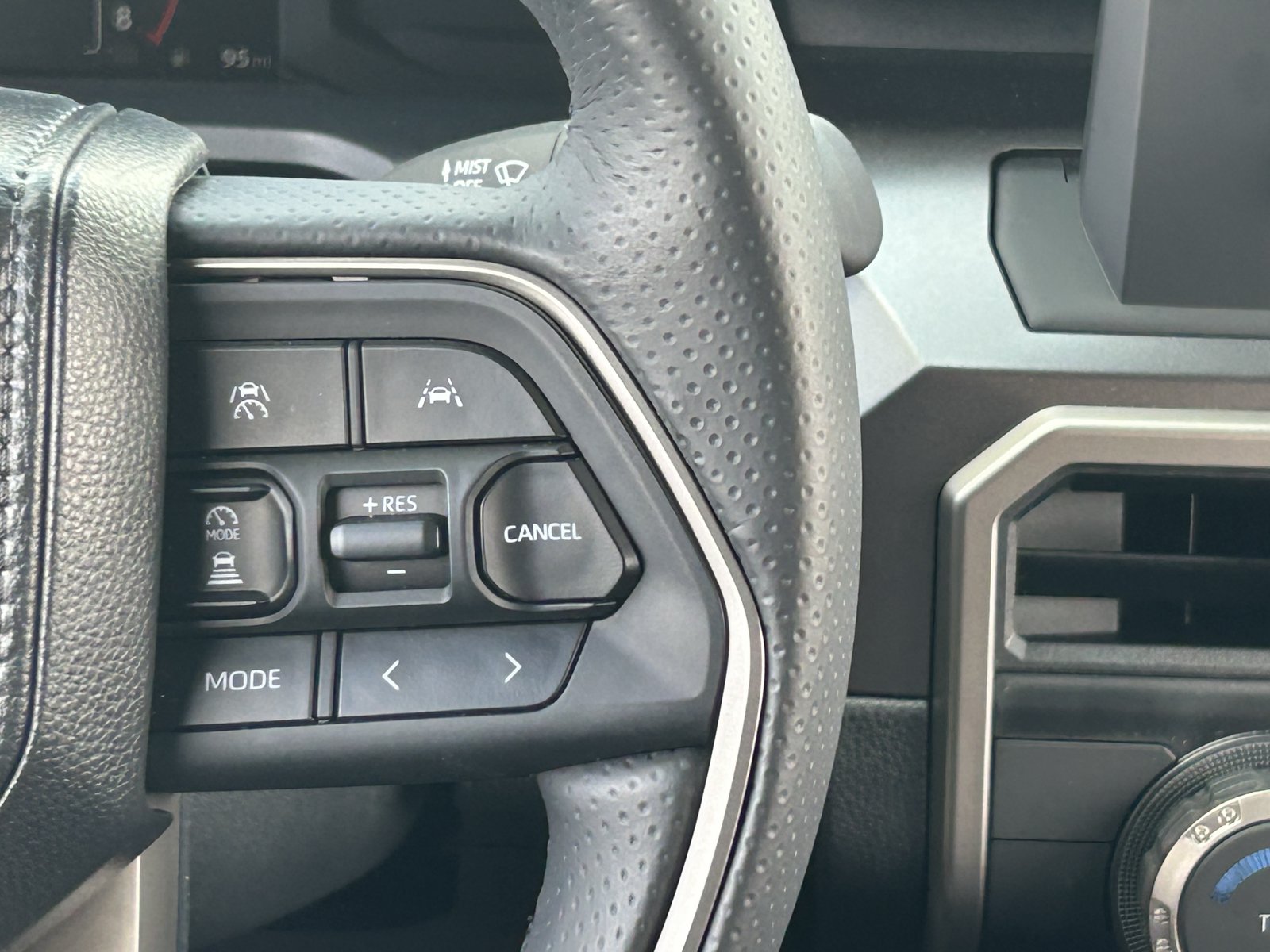 Used 2026 Toyota 4Runner SR5 AWD/4WD image 25