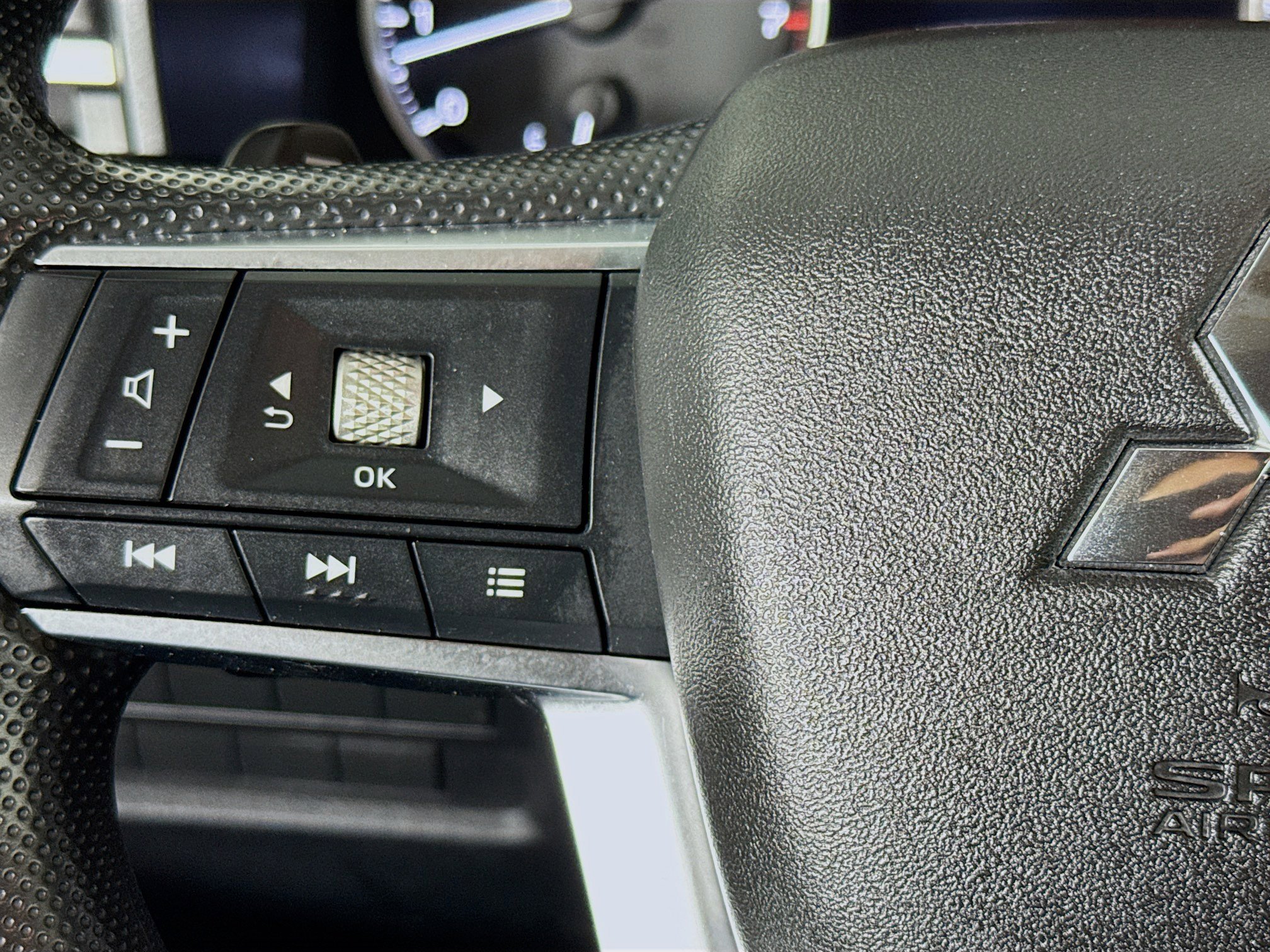 Used 2024 Mitsubishi Outlander ES image 13