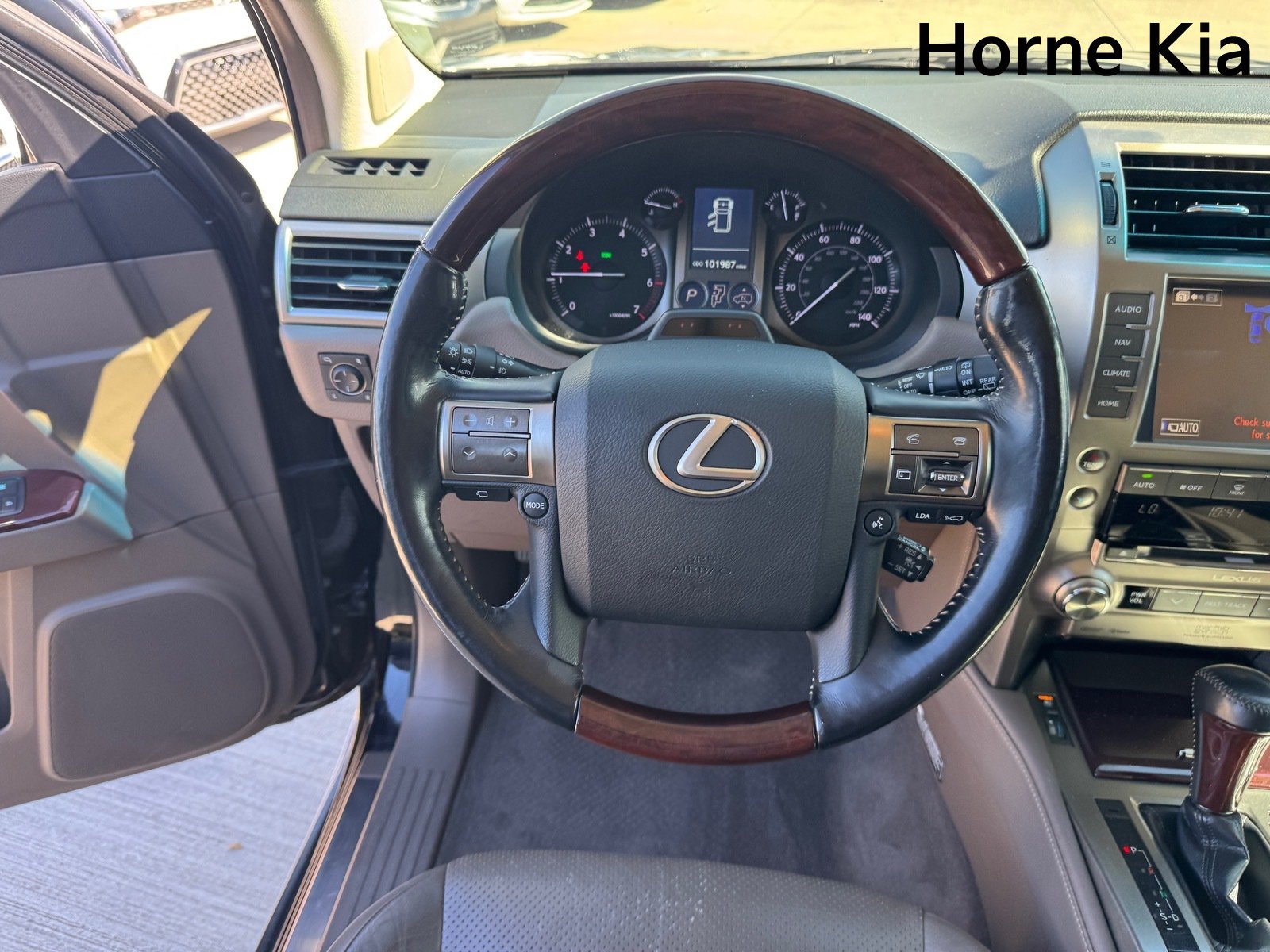 Used 2018 Lexus GX 460 Luxury AWD/4WD image 16