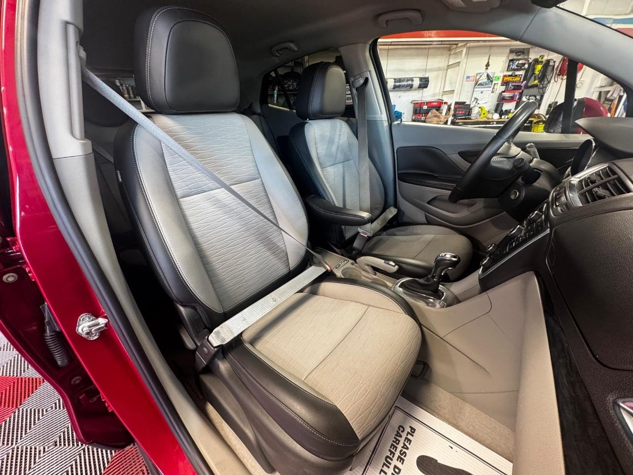Used 2016 Buick Encore FWD image 9