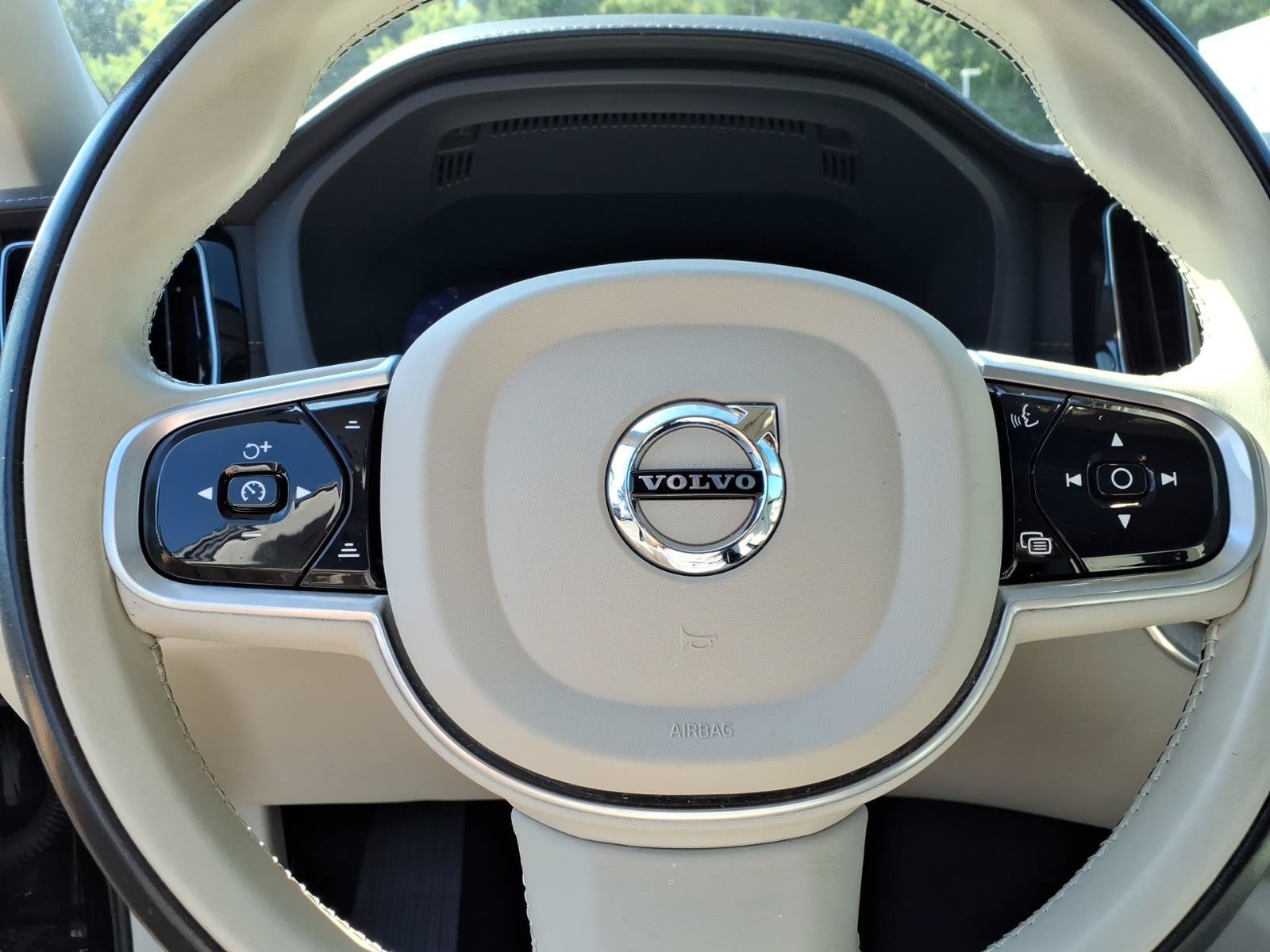 Used 2022 Volvo XC60 B5 Inscription w/ Advanced Package AWD/4WD image 28