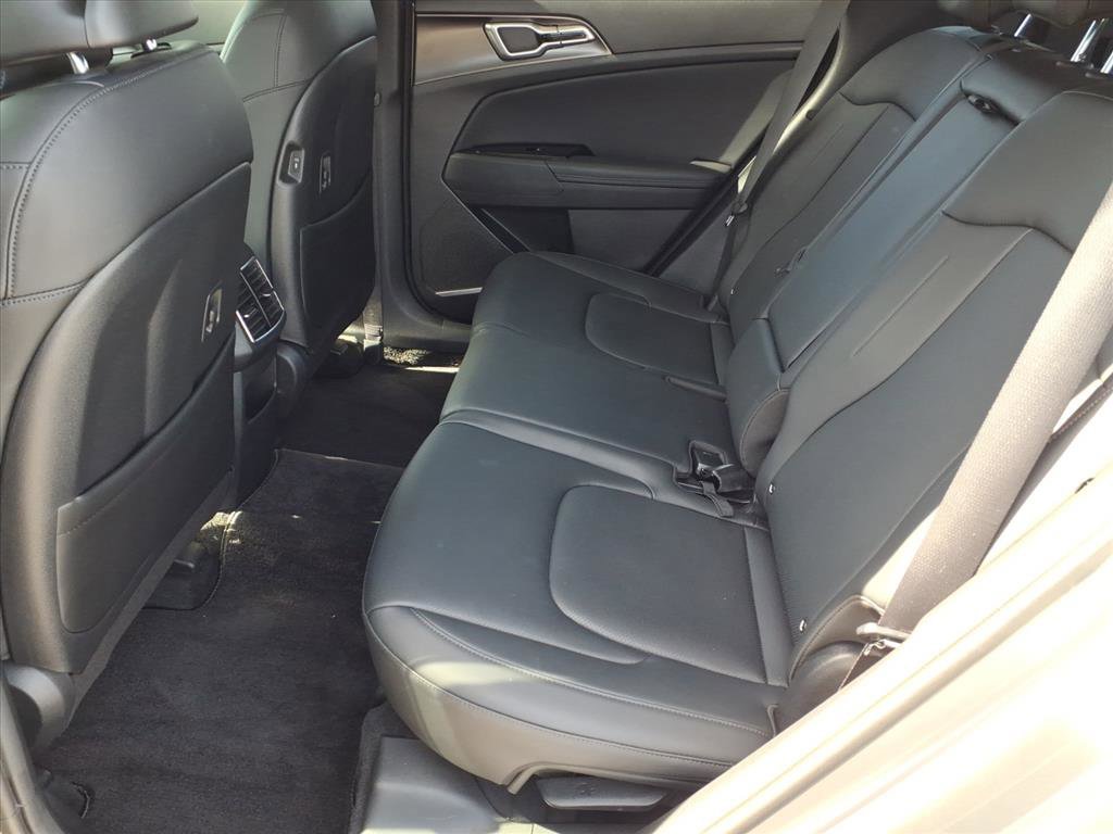 Used 2024 Kia Sportage EX image 21
