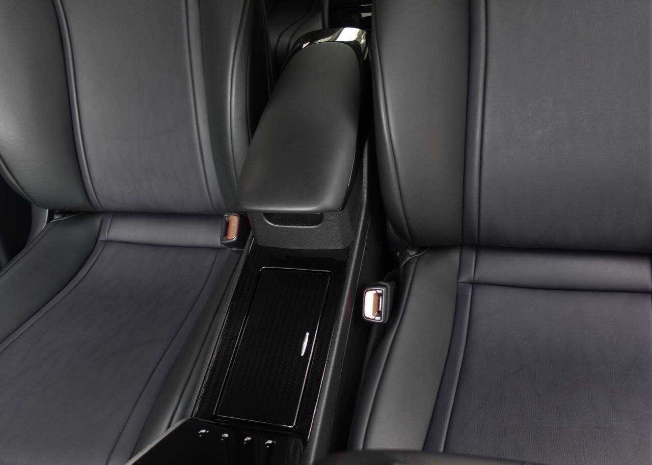 Used 2017 Toyota Mirai FWD image 32