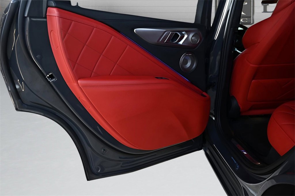 Used 2023 BMW XM image 12