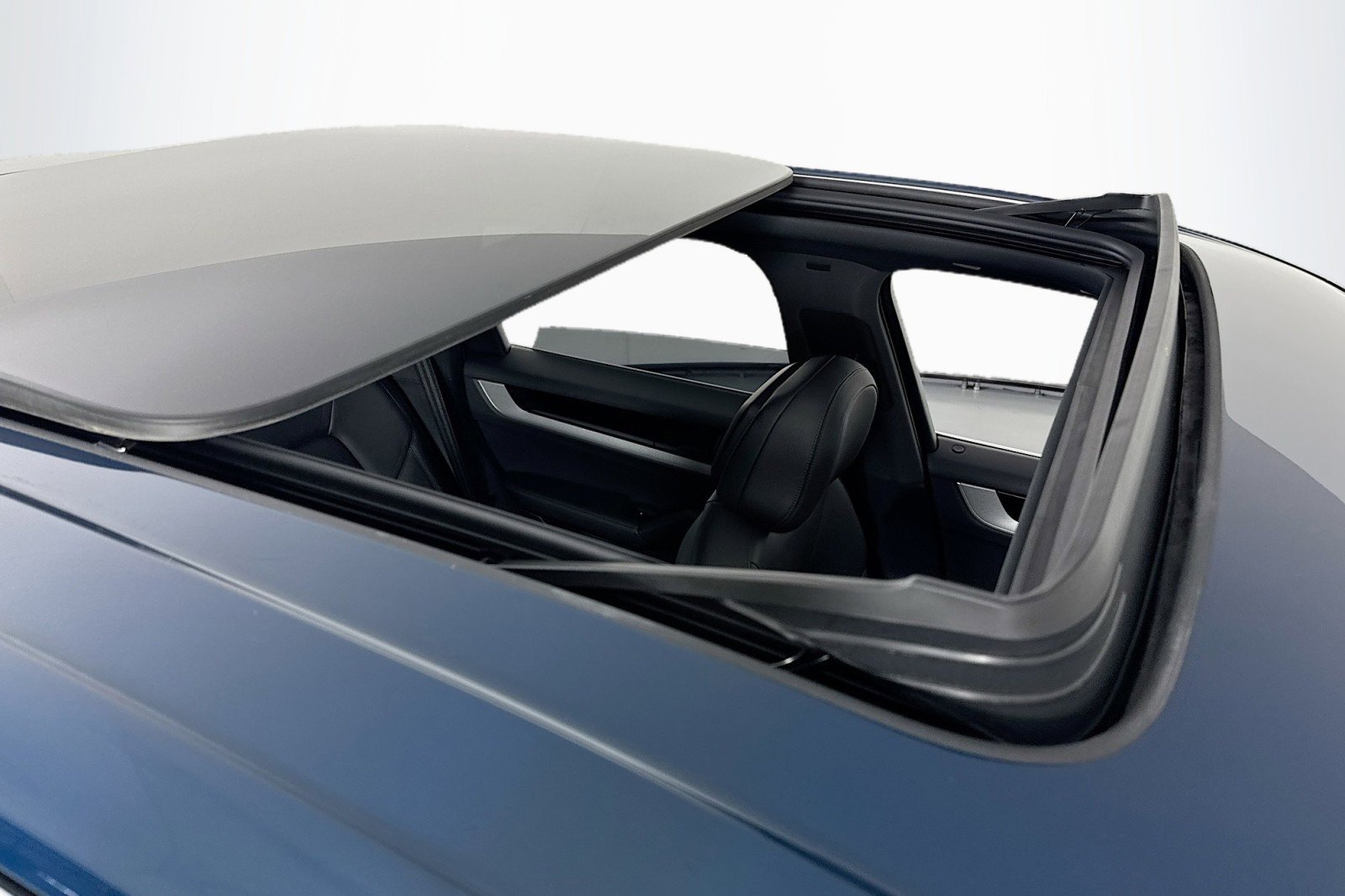 Used 2024 Porsche Cayenne AWD/4WD image 21