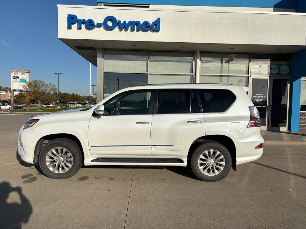 Used 2017 Lexus GX 460 Premium w/ Premium Package image 8