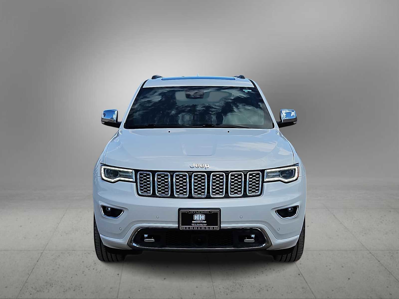 Used 2017 Jeep Grand Cherokee Overland w/ Jeep Active Safety Group RWD image 3