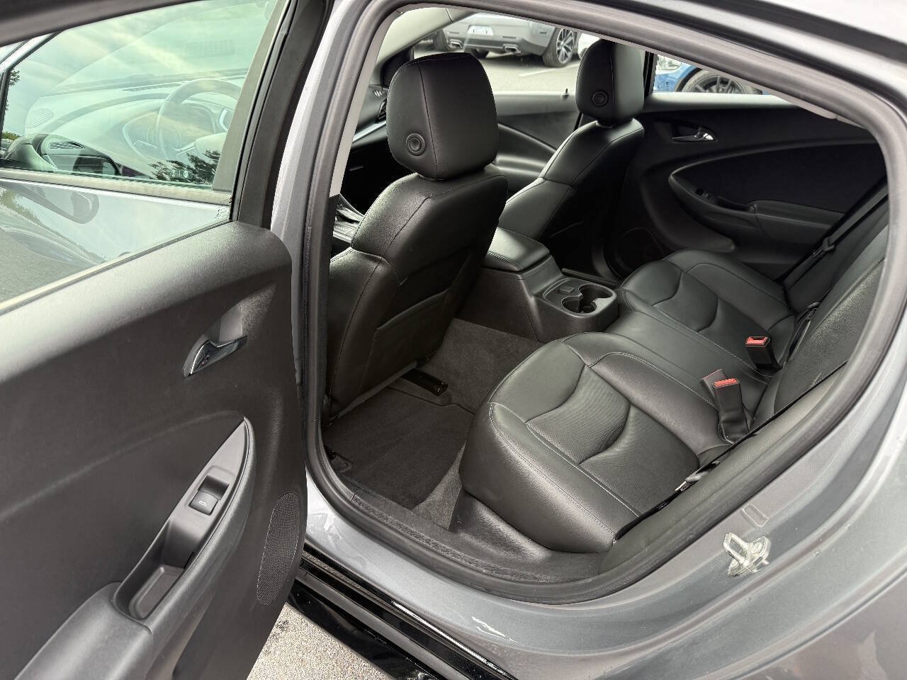 Used 2018 Chevrolet Volt LT w/ LT Driver Confidence Package FWD image 14