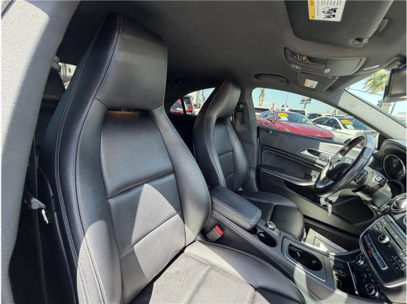 Used 2018 Mercedes-Benz CLA 250 image 32