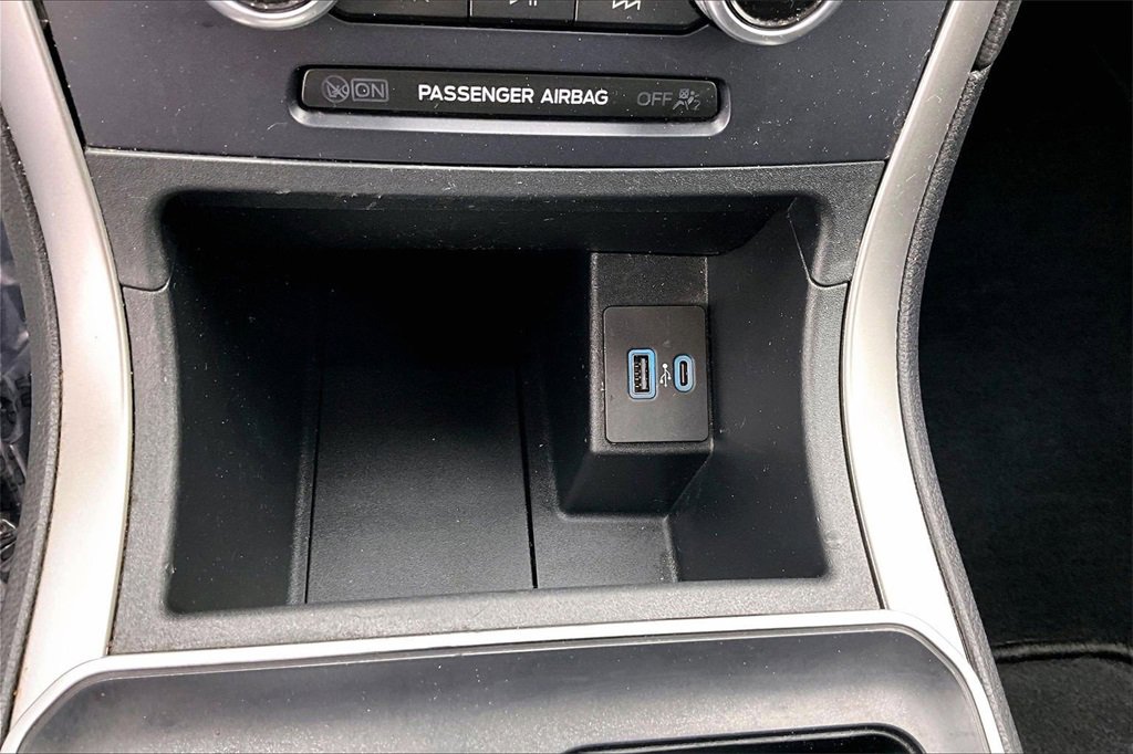 Used 2022 Ford Edge SE w/ Black Appearance Package image 32