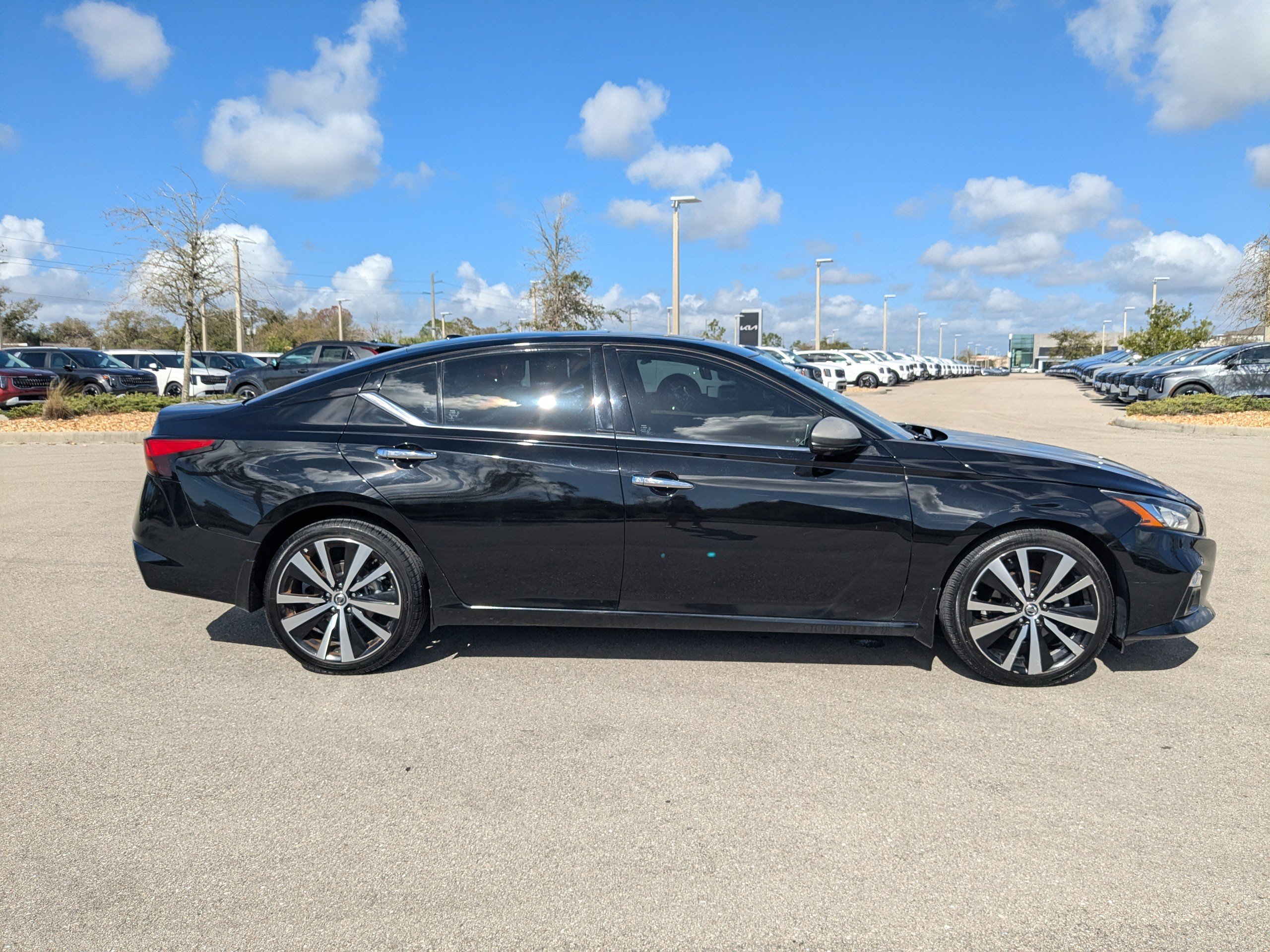 Used 2022 Nissan Altima 2.5 Platinum image 4