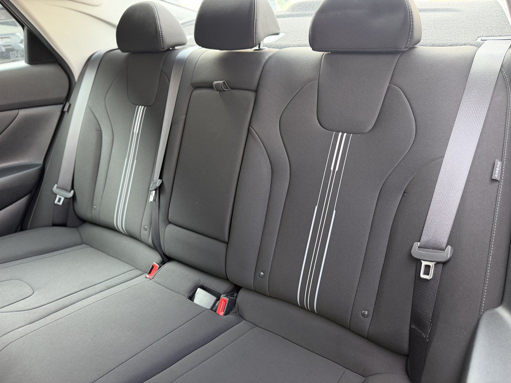 Used 2025 Hyundai Elantra SEL FWD image 19