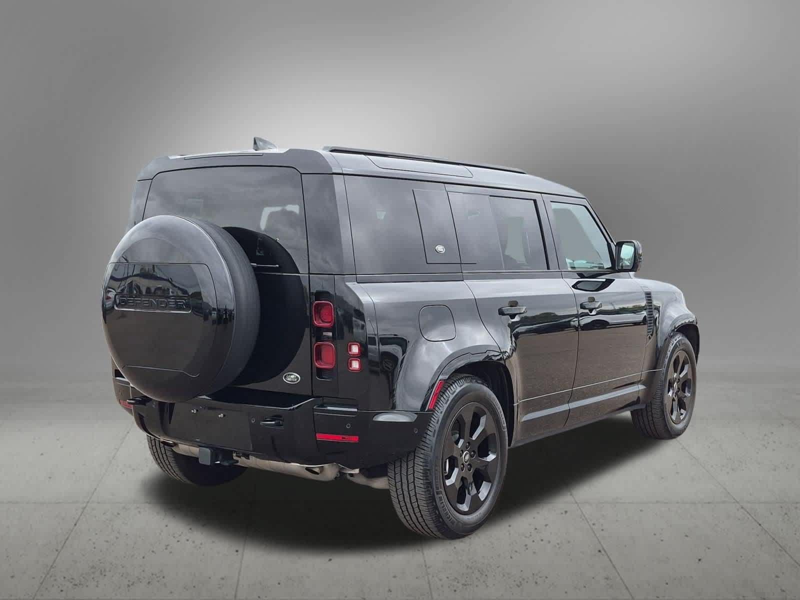 Certified 2023 Land Rover Defender 110 X-Dynamic SE AWD/4WD image 6
