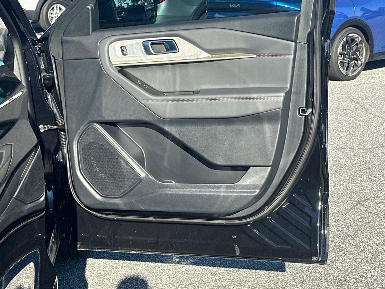 New 2026 Ford Explorer Active RWD image 14