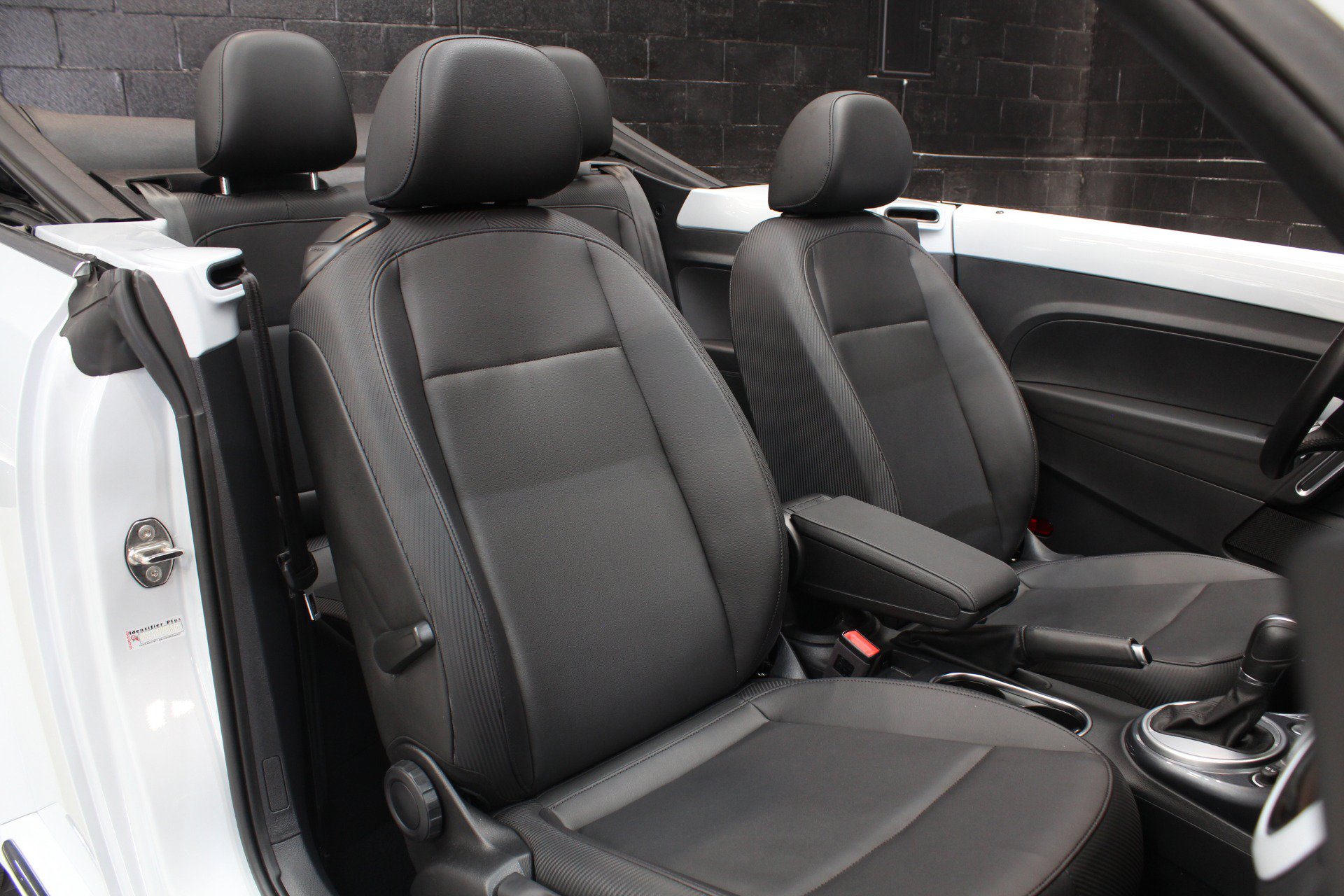 Used 2018 Volkswagen Beetle 2.0T SE FWD image 44