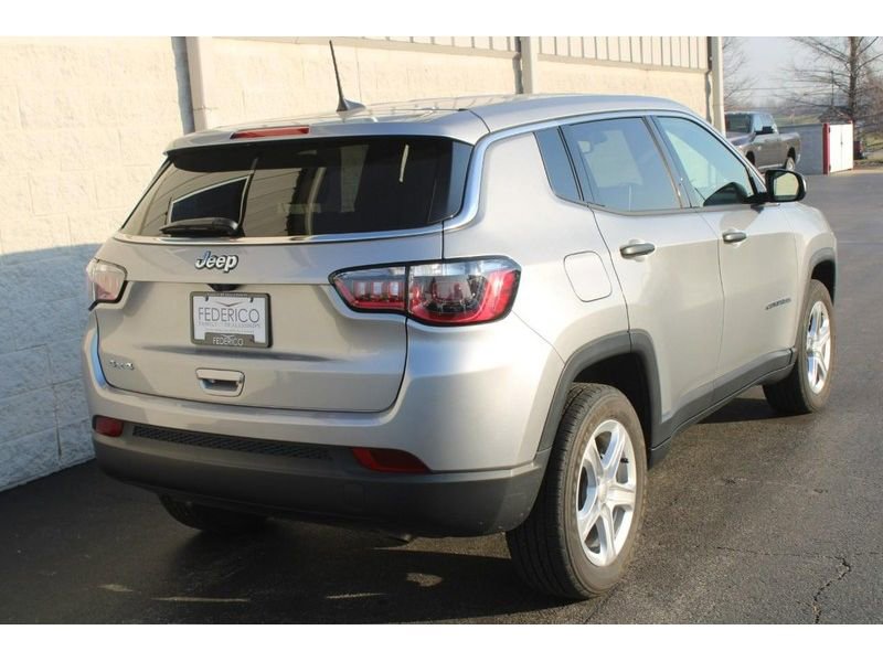 Used 2023 Jeep Compass Sport image 3