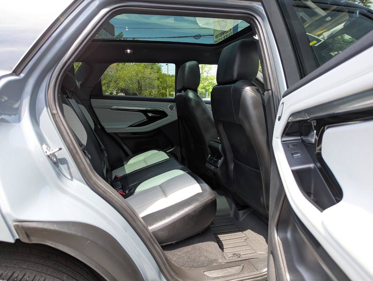 Used 2020 Land Rover Range Rover Evoque First Edition AWD/4WD image 35